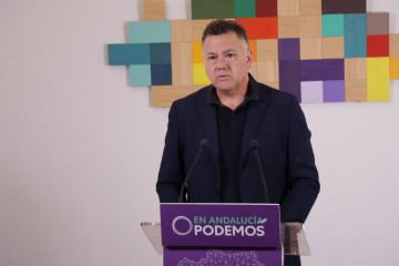 Archivo - El portavoz adjunto de Por Andalucía y diputado representante de Podemos, Juan Antonio Delgado, en una imagen de archivo.