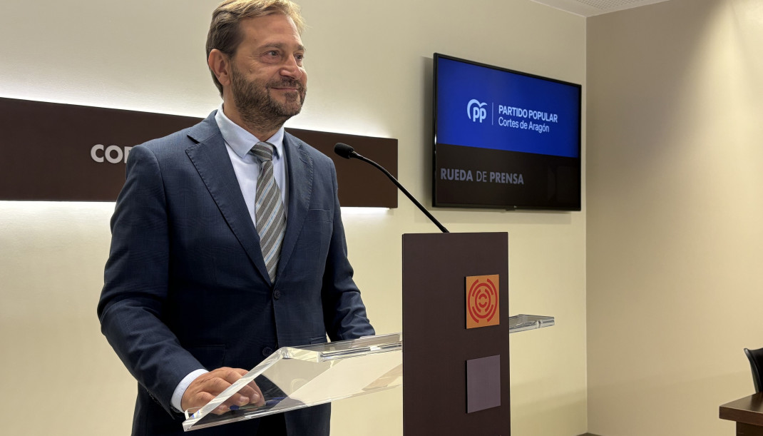 Archivo - El portavoz parlamentario del PP Aragón, Fernando Ledesma.