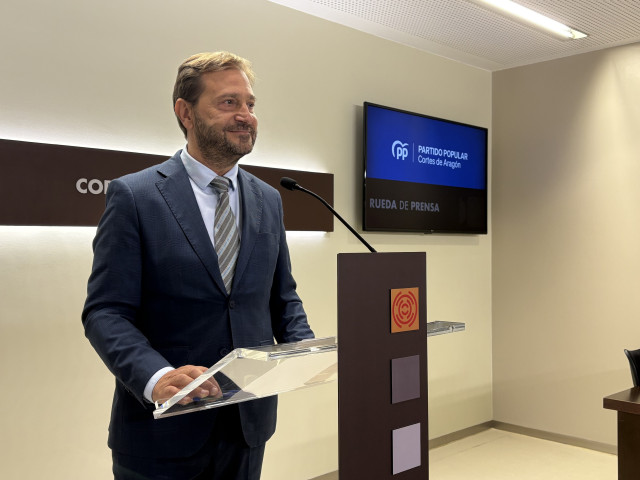 Archivo - El portavoz parlamentario del PP Aragón, Fernando Ledesma.