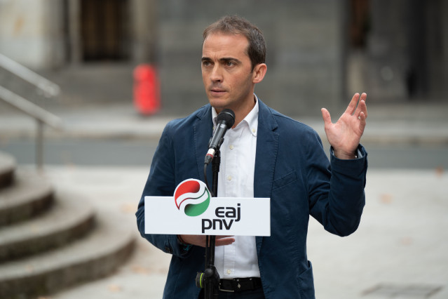 Archivo - El nuevo presidente del BBB, Iñigo Ansola, interviene tras la Asamblea Territorial del PNV de Bizkaia, en Sabin Etxea, a 23 de noviembre de 2024, en Bilbao, Vizcaya, País Vasco (España).