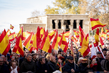 Concentración contra la corrupción del Gobierno convocada por el PP, en el Templo de Debod, a 30 de noviembre de 2025, en Madrid (España). La concentración bajo el lema 'Efectivamente: ¿Mafia o d