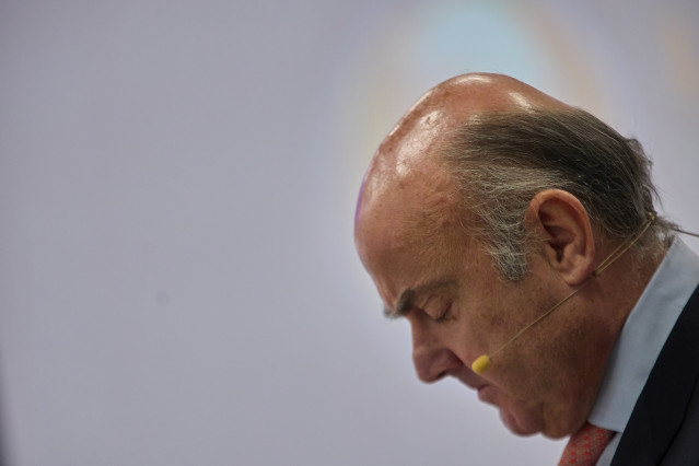 Archivo - El vicepresidente del Banco Central Europeo (BCE), Luis de Guindos, participa en un acto en el Colegio Universitario de Estudios Financieros (CUNEF) de Madrid, a 3 de marzo de 2023, en Madrid (España). La jornada de hoy está marcada por la publi