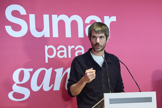 El ministro de Cultura, Ernest Urtasun, durante la conferencia política de Sumar, en el Colegio Oficial de Aparejadores y Arquitectos Técnicos de Madrid, a 22 de noviembre de 2025, en Madrid (España).