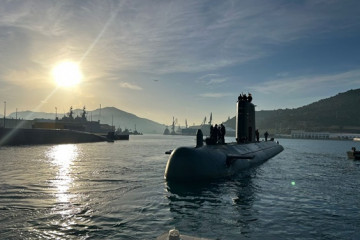 El submarino 'Galerna' sale del arsenal de Cartagena