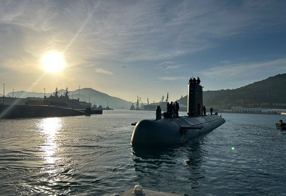 El submarino 'Galerna' sale del arsenal de Cartagena