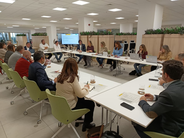 Este lunes se ha celebrado en la sede del Instituto para la Transición Justa el primer encuentro de trabajo con los socios de la red para avanzar en la puesta en marcha de la primera red de destinos turísticos del carbón.