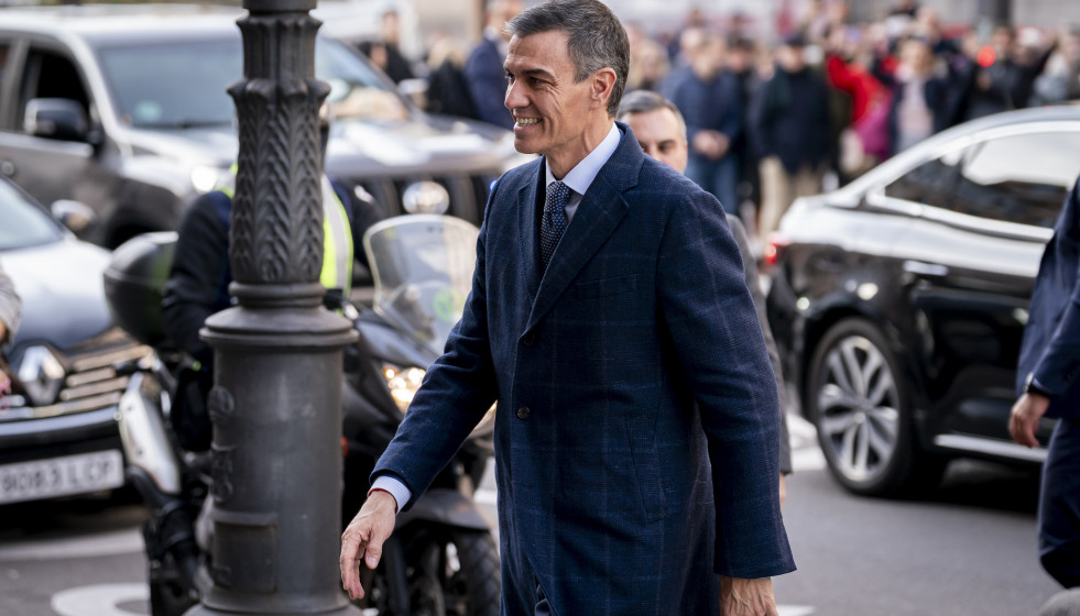 El presidente del Gobierno, Pedro Sánchez, a su llegada a la Sesión constitutiva del Pleno de la Comisión Nacional para la conmemoración de los 500 años de existencia del Consejo de Estado, en el