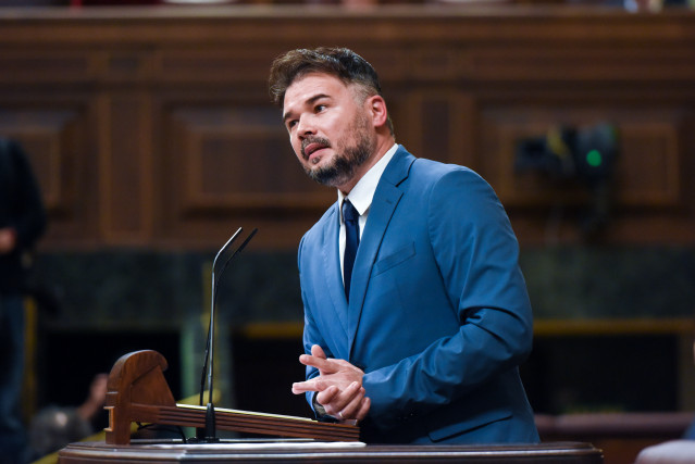 Archivo - El portavoz de ERC, Gabriel Rufián, interviene durante la primera sesión del debate de investidura de Pedro Sánchez como presidente de Gobierno, en el Congreso de los Diputados, a 15 de noviembre de 2023, en Madrid (España).