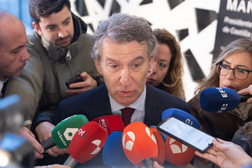 El presidente del PP, Alberto Núñez Feijóo, durante un desayuno informativo organizado por La Razón, a 2 de diciembre de 2025, en Madrid (España).