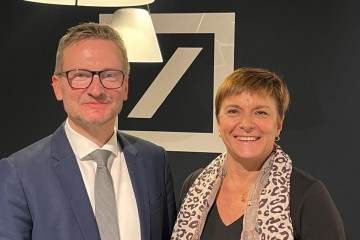El director de inversiones de Deutsche Bank para EMEA, Dirk Steffen, y la directora de inversiones de Deutsche Bank España, Rosa Duce.