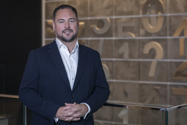 Tom Stephens, nuevo responsable de ETFS de Schroders.