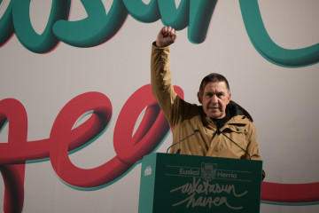 El secretario general de EH Bildu, Arnaldo Otegi, interviene durante la manifestación de EH Bildu bajo el lema 'Askatasun Haizea'