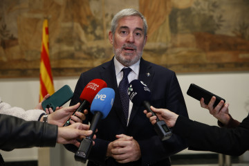 El presidente de Canarias, Fernando Clavijo, atiende a los medios de comunicación