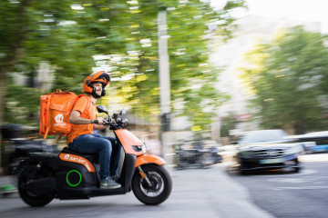 Archivo - Repartidor de Just Eat.