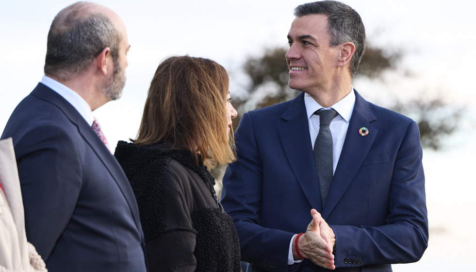 Archivo - (I-D) El presidente del Senado, Pedro Rollán, la presidenta del Congreso, Francina Armengol, y el presidente del Gobierno, Pedro Sánchez, a su llegada a la XXVII Conferencia de Presidentes