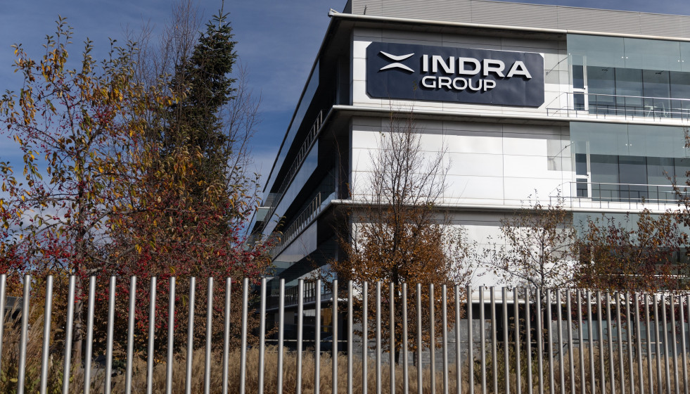 Fachada de la sede de Indra, a 25 de noviembre de 2025, en Alcobendas, Madrid (España).