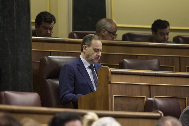 El exministro José Luis Ábalos, durante a una sesión plenaria en el Congreso.