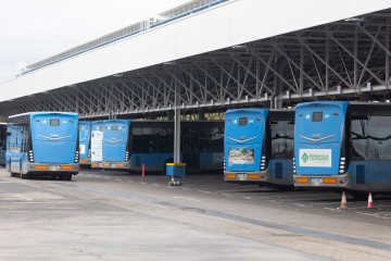 Autobuses de la EMT en las cocheras de la EMT, a 24 de noviembre de 2025, en Madrid (España).
