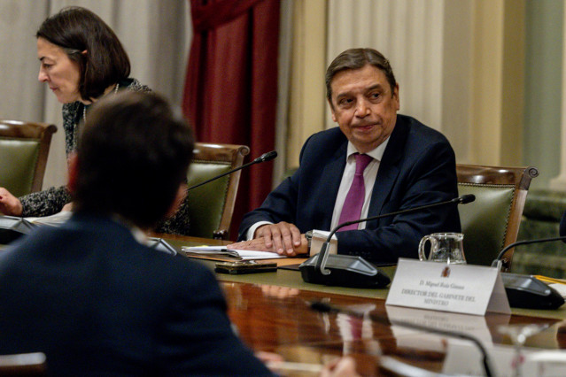 El ministro de Agricultura, Pesca y Alimentación, Luis Planas, se reúne con representantes del sector porcino para abordar los casos de peste porcina africana