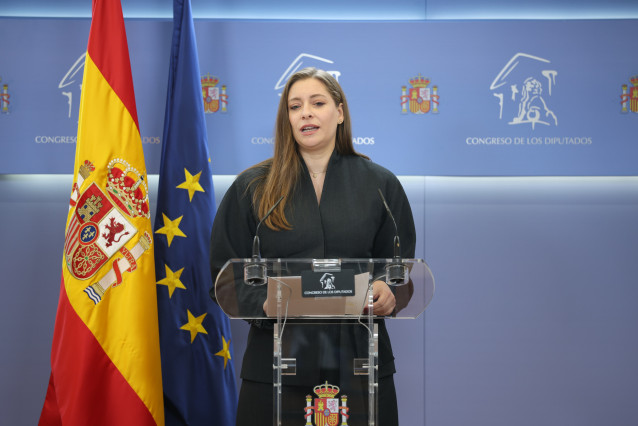 La portavoz del grupo parlamentario Popular, Ester Muñoz, durante una rueda de prensa en el Congreso de los Diputados, a 25 de noviembre de 2025, en Madrid (España).