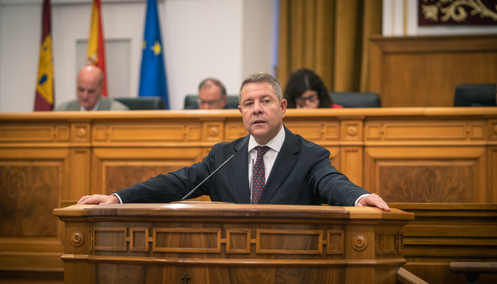 Archivo - El presidente de la Junta de Comunidades de Castilla-La Mancha, Emiliano García-Page, durante el Debate sobre el Estado de la Región, en las Cortes de Castilla-La Mancha, a 15 de octubre d