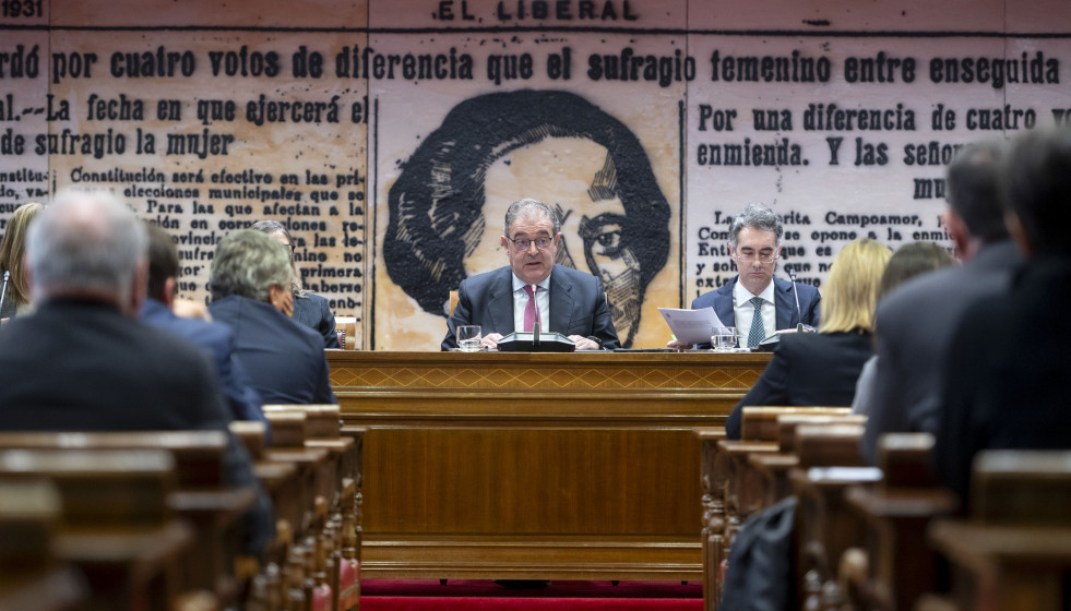 Archivo - El senador del PP, Gerardo Camps, durante la constitución de la comisión de investigación sobre la DANA, en el Senado, a 20 de enero de 2025, en Madrid (España).