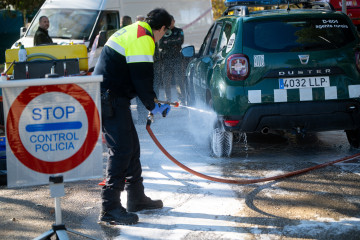 Efectivos de la UME en la zona en cuarentena por la Peste Porcina Africana en Torrefarrussa, a 1 de diciembre de 2025, en Barcelona, Cataluña (España). El conseller de Agricultura, Ganadería y Pesc