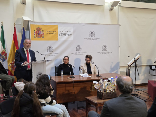 El ministro de Política Territorial y Memoria Democrática, Ángel Víctor Torres,participa en el acto del aniversario de la Constitución en la Delegación del Gobierno de Extremadura