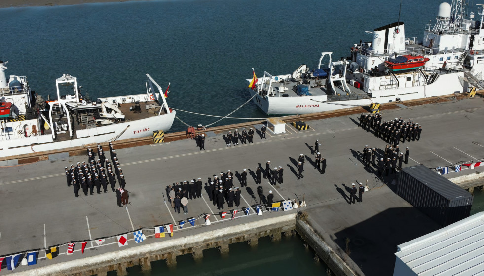 Acto de homenaje en la Base de La Carraca de los 50 años de la entrada en servicio de los buques 'Malaspina' y 'Tofiño'