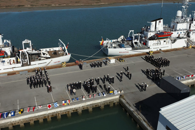 Acto de homenaje en la Base de La Carraca de los 50 años de la entrada en servicio de los buques 'Malaspina' y 'Tofiño'