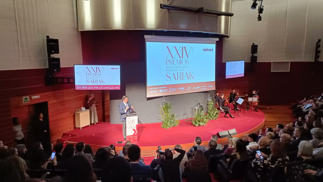 Garamendi ha participado en la entrega de los premios Ajebask