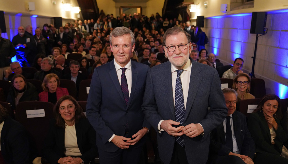 Rajoy y Rueda, ante el público presente en la presentación de su libro.