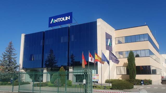 Archivo - Facahada de Antolin