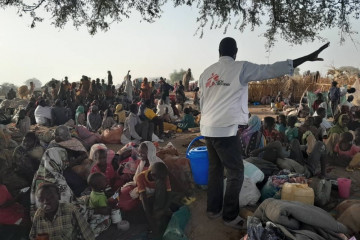 Archivo - Desplazados sudaneses llegan a Tawila desde el campo de Zamzam