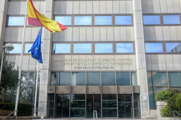 Archivo - La fachada del Ministerio de Economía y Comercio, a 26 de marzo de 2024, en Madrid (España).
