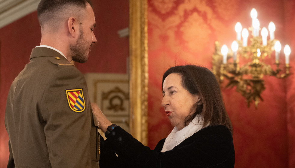 La ministra de Defensa, Margarita Robles, durante el acto de imposición de condecoraciones, en el Cuartel General del Ejército de Tierra, a 5 de diciembre de 2025, en Madrid (España).