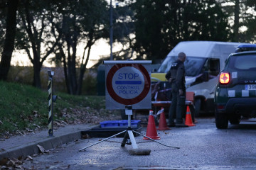 Control policial para limitar el acceso a la zona de la PPA.