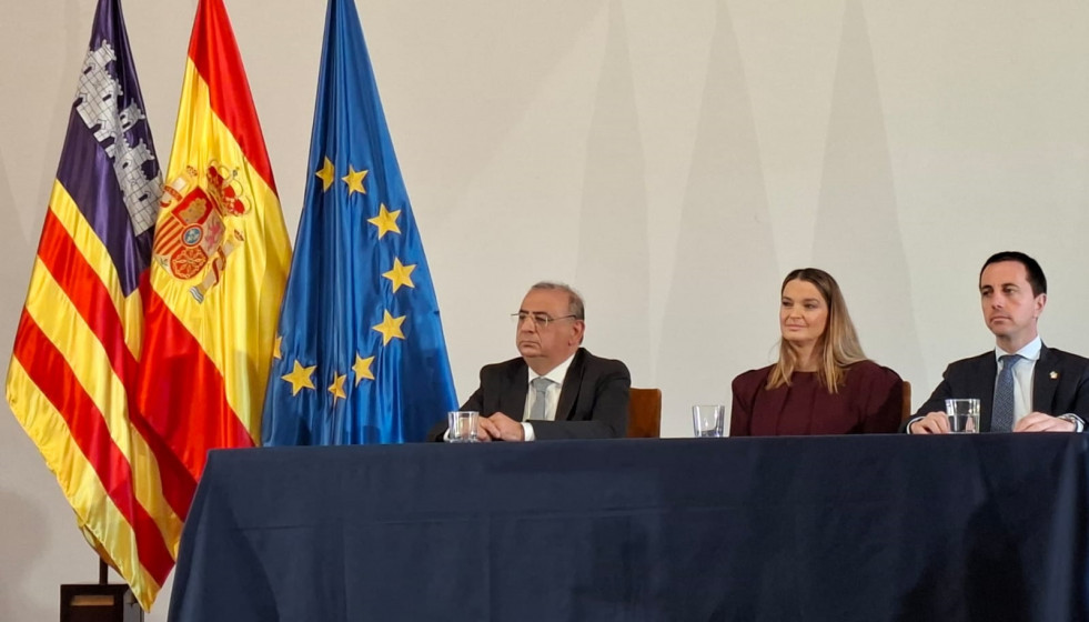 (I-D) El Delegado Del Gobierno En Baleares, Alfonso Rodríguez; La Presidenta Del Govern, Marga Prohens, Y El Presidente Del Consell, Llorenç Galmés, Presiden El Acto Institucional Del Día De La Co