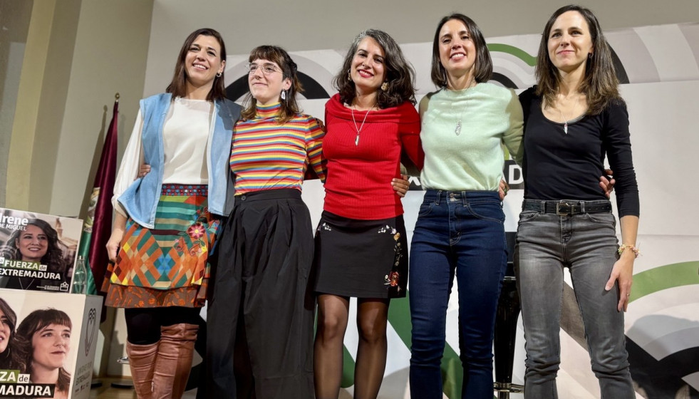 Irene Montero, Ione Belarra e Irene de Miguel, en un acto electoral en Plasencia