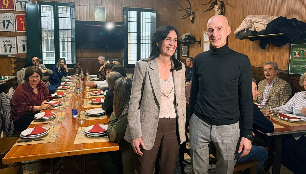La secretaria xeral del PPdeG, Paula Prado, durante la comida de Navidad del PP de Curtis.