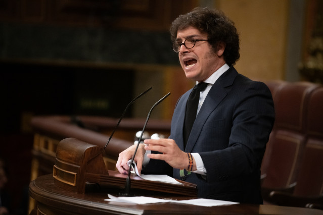 El secretario general de VOX, José María Figaredo, interviene durante una sesión plenaria, en el Congreso de los Diputados, a 27 de noviembre de 2025, en Madrid (España).