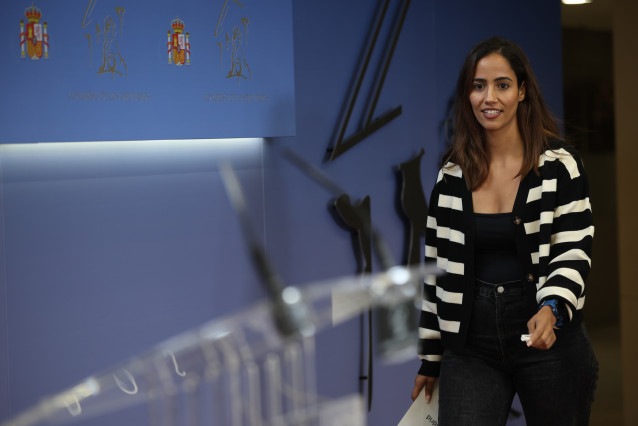 La diputada de Sumar Tesh Sidi durante una rueda de prensa en el Congreso de los Diputados, a 25 de noviembre de 2025, en Madrid (España).