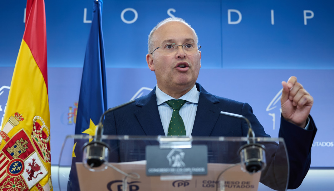Archivo - El portavoz del PP en el Congreso, Miguel Tellado, durante una rueda de prensa posterior a la Junta de Portavoces, en el Congreso de los Diputados, a 24 de junio de 2025, en Madrid (España)