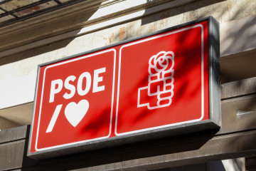 Fachada de la sede del PSOE en Ferraz, a 27 de noviembre de 2025, en Madrid (España).