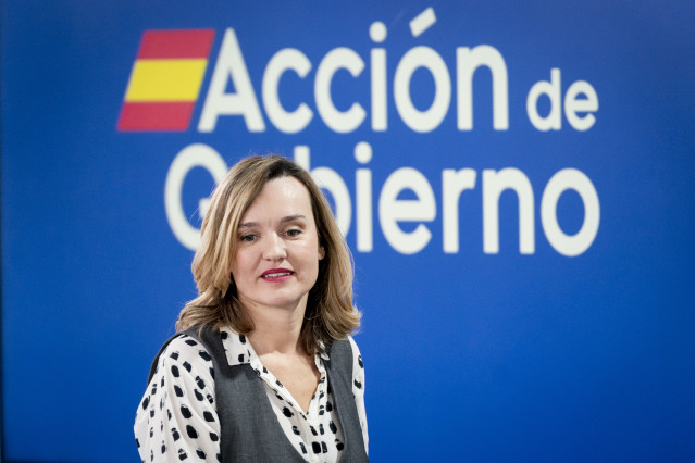 La ministra de Educación, Formación Profesional y Deportes y portavoz del Gobierno, Pilar Alegría, durante una rueda de prensa tras la reunión del Consejo de Ministros, en el Palacio de la Moncloa, a 9 de diciembre de 2025, en Madrid (España).