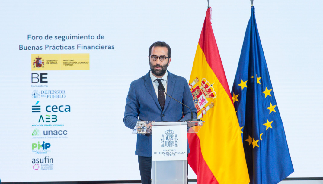 Archivo - El ministro de Economía, Comercio y Empresa, Carlos Cuerpo, ofrece una rueda de prensa, en la sede del Ministerio, a 15 de julio de 2024, en Madrid (España).