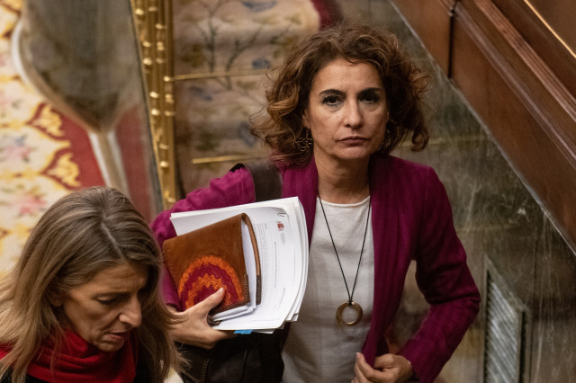 La vicepresidenta primera y ministra de Hacienda, María Jesús Montero, una sesión plenaria, en el Congreso de los Diputados, a 27 de noviembre de 2025, en Madrid (España).