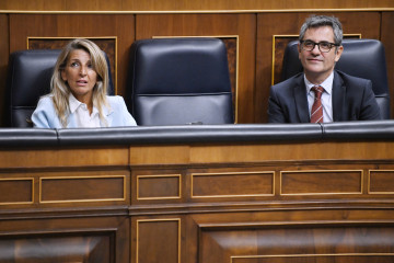 Archivo - La vicepresidenta segunda y ministra de Trabajo y Economía Social, Yolanda Díaz y el ministro de la Presidencia, Justicia y Relaciones con las Cortes, Félix Bolaños.