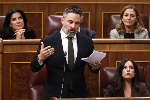 El presidente de Vox, Santiago Abascal, interviene durante una sesión en el Congreso.