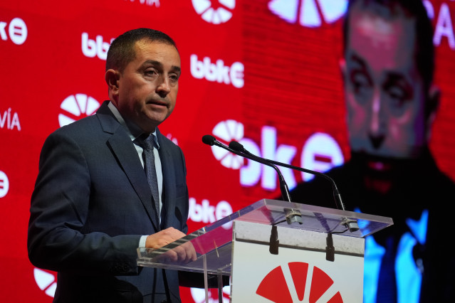 El presidente de la fundación BBK, Xabier Sagredo,  durante la celebración del I Foro Gran Vía en la Sala BBK, a 21 de noviembre de 2025, en Bilbao, País Vasco (España).